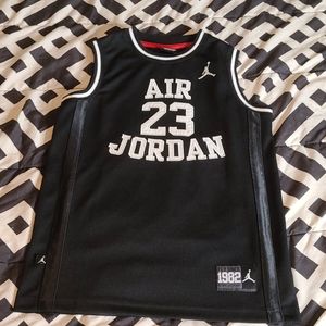 Jordan Jersey Authentic Boys Size 10